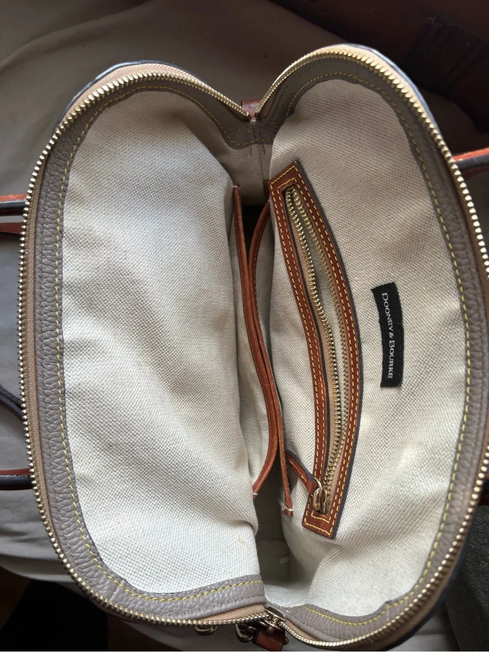 Dooney & Bourke beautiful dooney